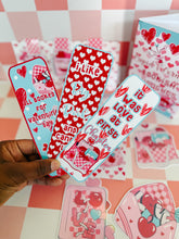Load image into Gallery viewer, Cupid’s Corner: : Deluxe Book Lovers Gift Set
